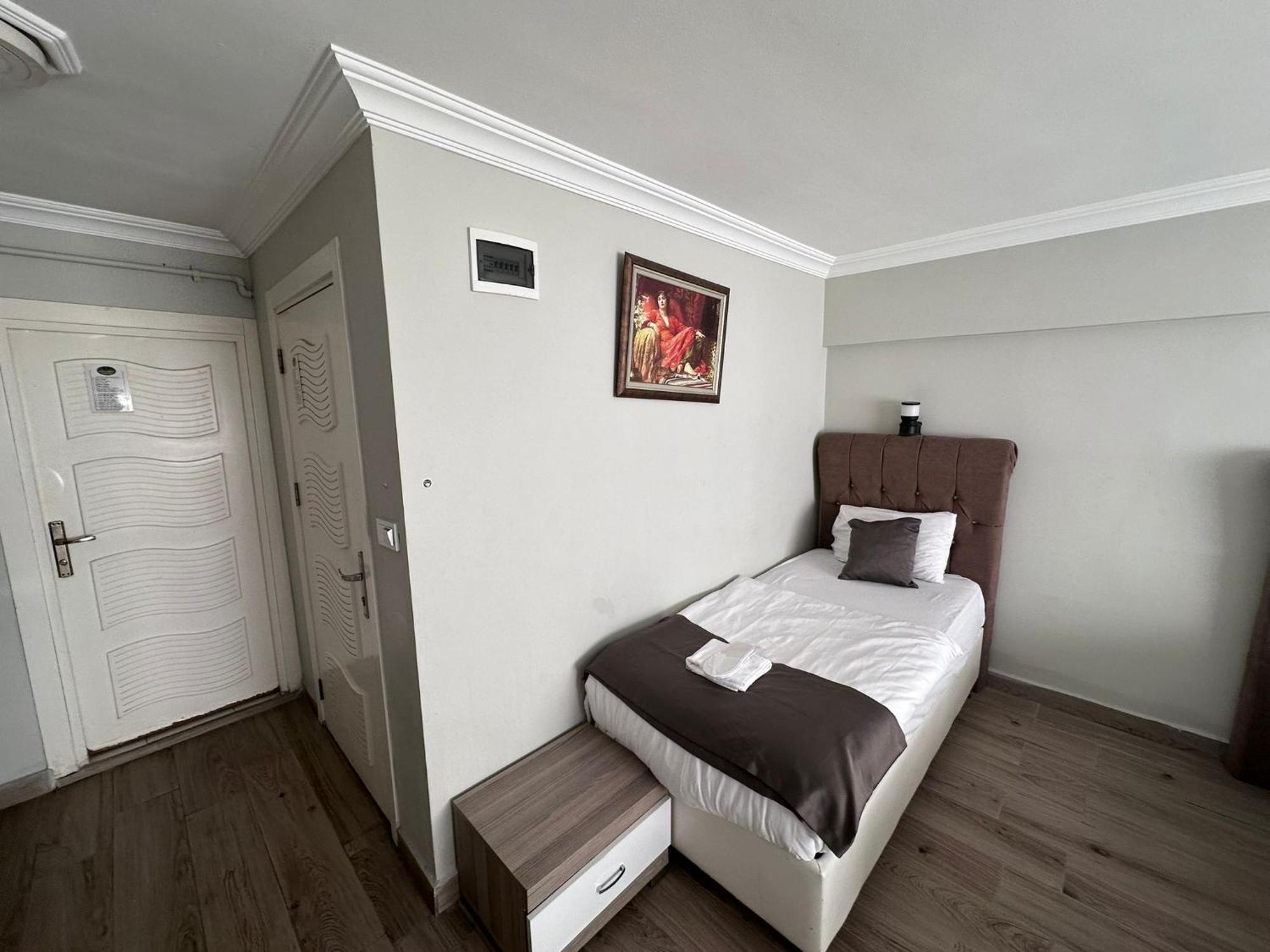 Black Bird Suite Hotel อิสตันบูล ภายนอก รูปภาพ