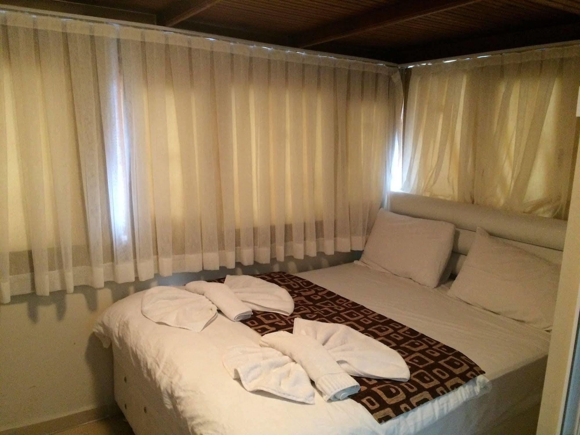 Black Bird Suite Hotel อิสตันบูล ภายนอก รูปภาพ